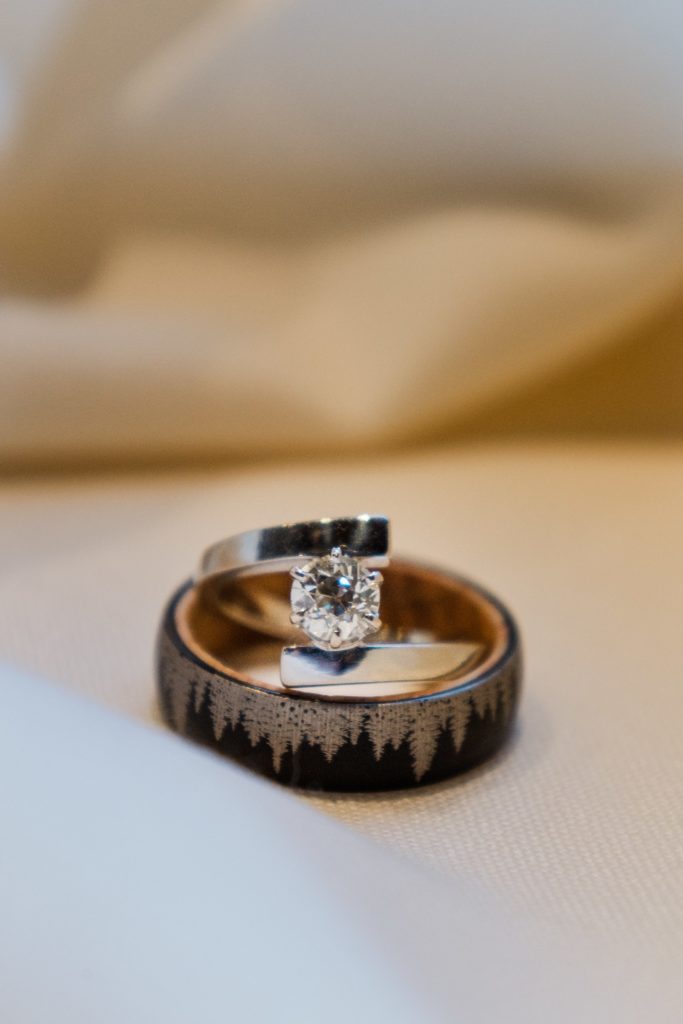 Wedding ring ideas. Weding ring photography. Pretty wedding rings. 