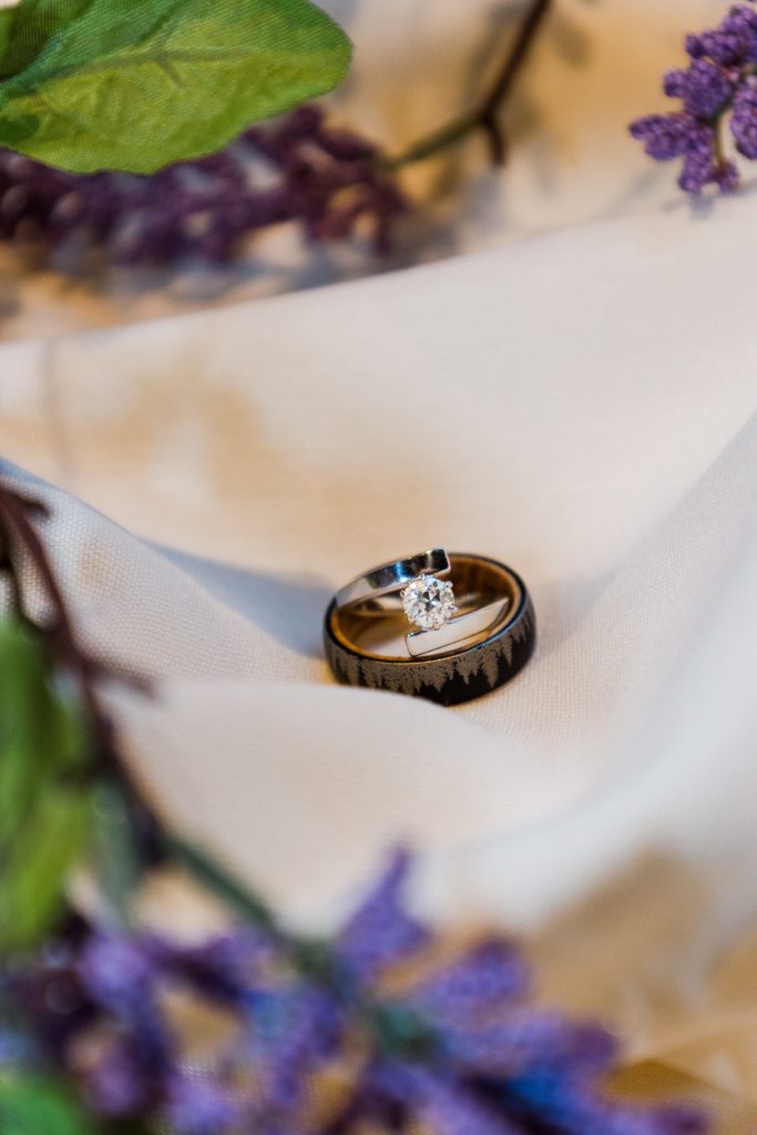 Wedding ring ideas. Weding ring photography. Pretty wedding rings. 