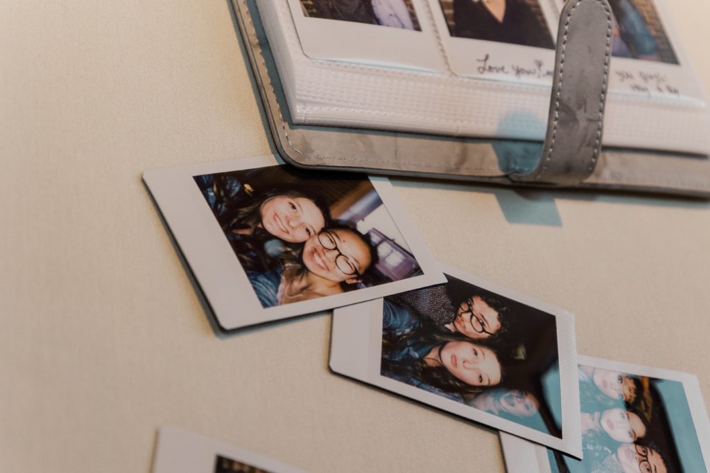 Polaroid picture. Polaroid guest book ideas. 