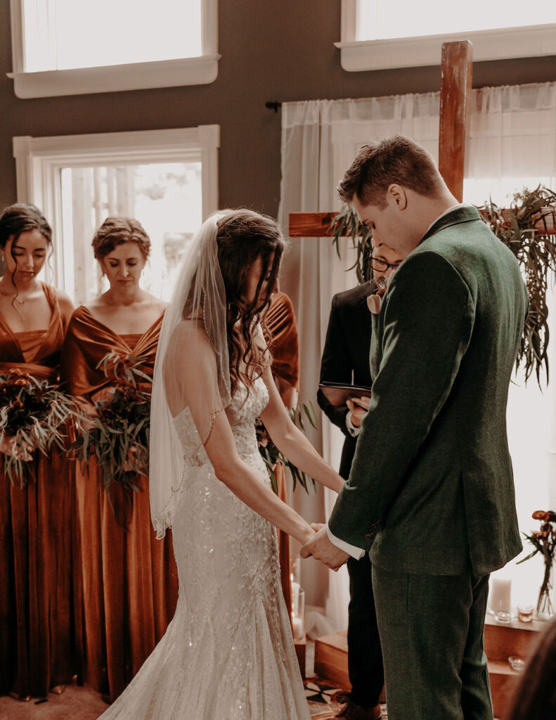 Idaho Wedding, timeless wedding, forest green and burnt orange wedding, Idaho wedding photographer