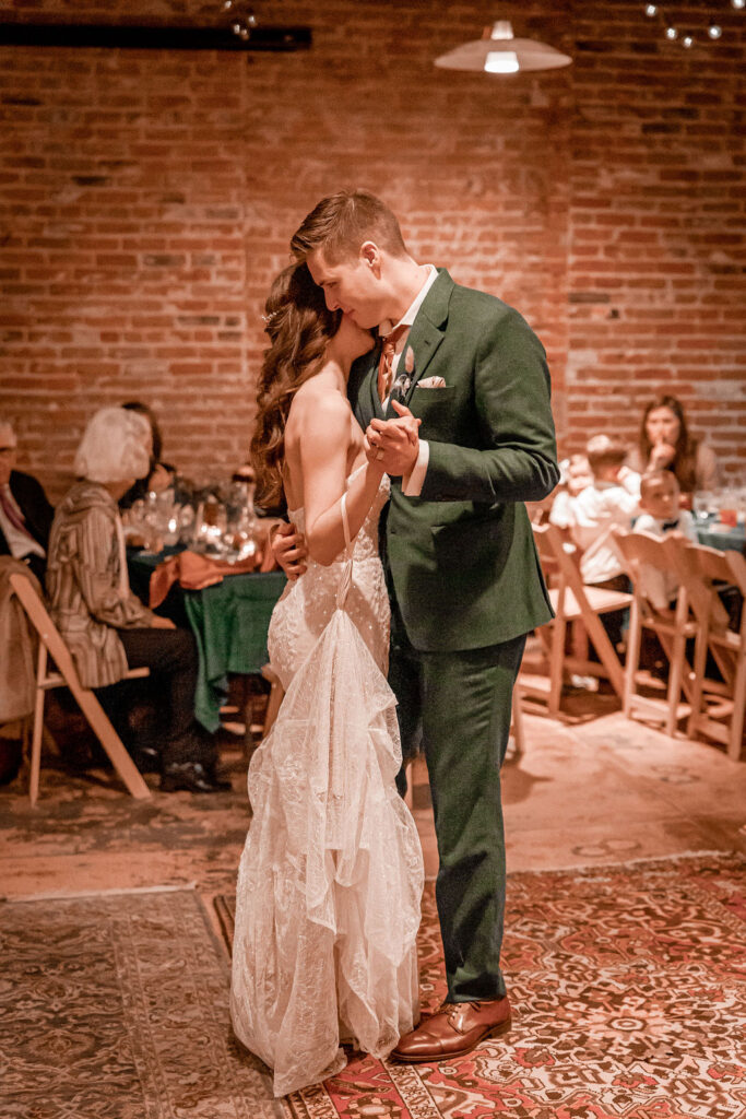 Idaho Wedding, timeless wedding, forest green and burnt orange wedding, Idaho wedding photographer