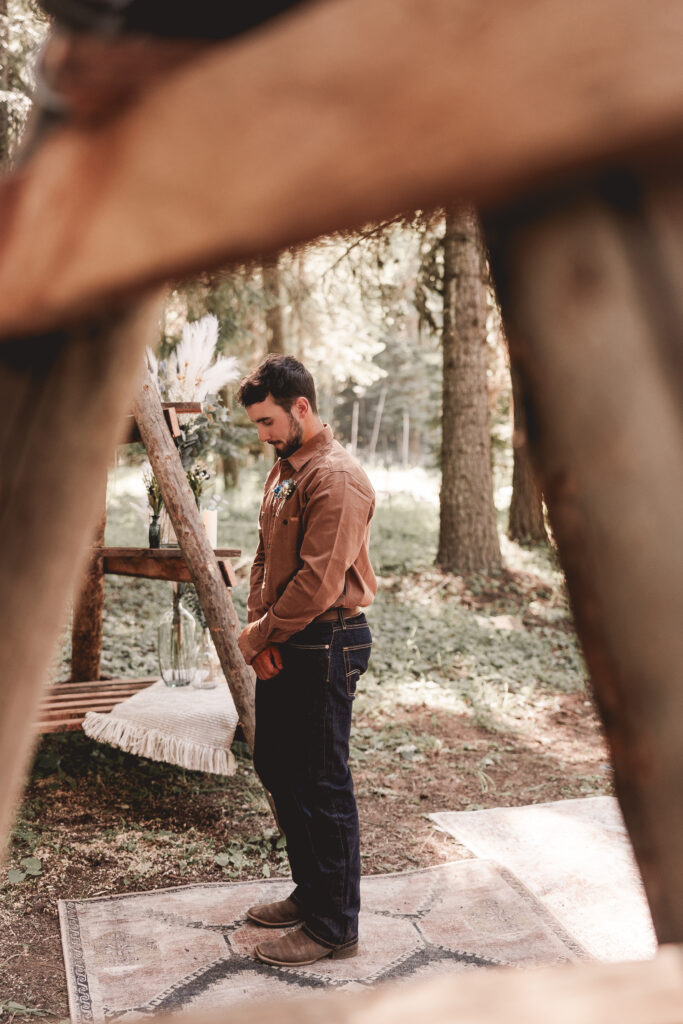 groom outfit for outdoor wedding