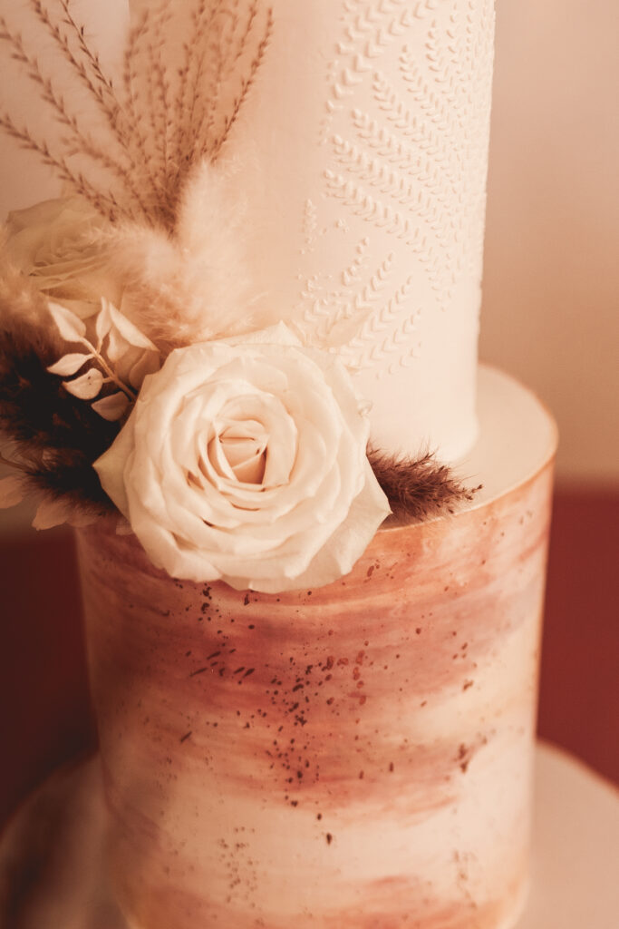 wedding cake inspiration, wedding cake photography, lewiston Idaho wedding photography