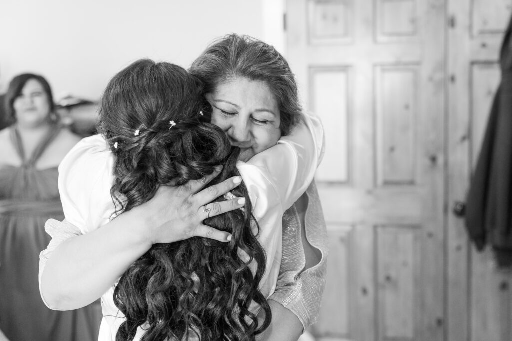 bride getting ready photos, Idaho wedding photographer